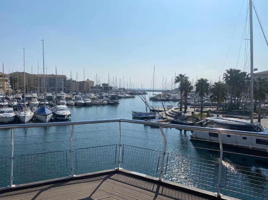 Appartement Appt 2 pièces Port Fréjus - méga terrasse + garage Extérieur photo